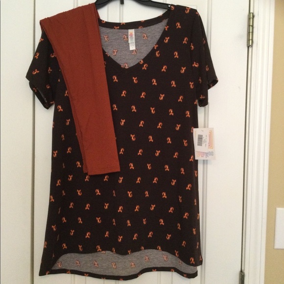 Lularoe Outfit - NWT Med Christy T with Foxes & Solid OS Leggings